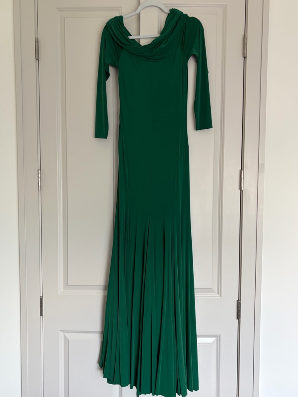 Alice + Olivia Emerald Green Long Sleeve Maxi Dress